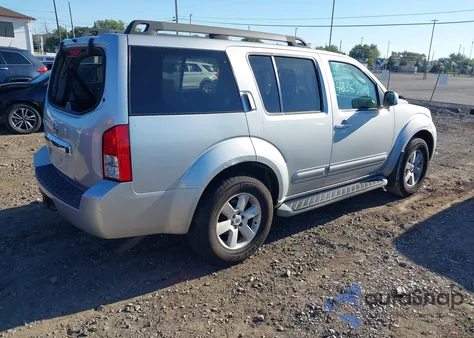 2011 Nissan Pathfinder Sv z USA, uszkodzony, nr VIN 5N1AR1NB2BC616869